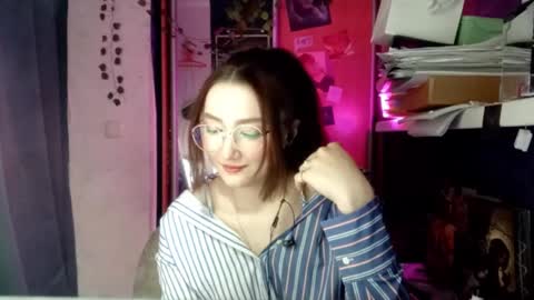 Phoebe online show from March 12, 8:59 pm