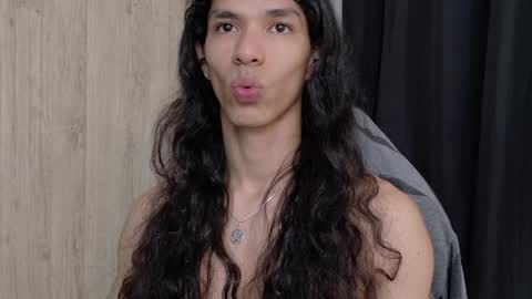 willy_veins online show from April 7, 2:01 am