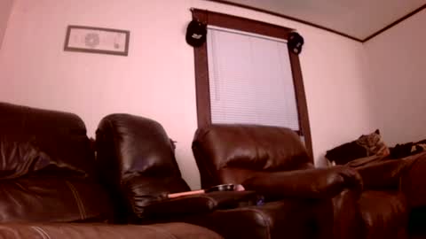 willydogg83 online show from June 21, 2:03 am