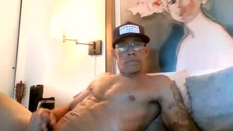 Snapshot of wingnutt765733498294 chatting on April 13, 4:23 pm wingnutt765733498294 online show from April 13, 4:23 pm