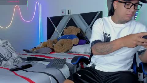 winniepooh_69 online show from May 5, 5:26 am