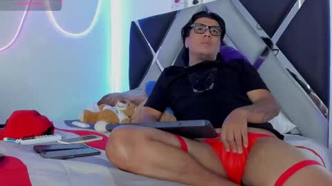 winniepooh_69 online show from May 15, 11:01 pm