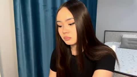 Amina online show from April 4, 3:31 pm