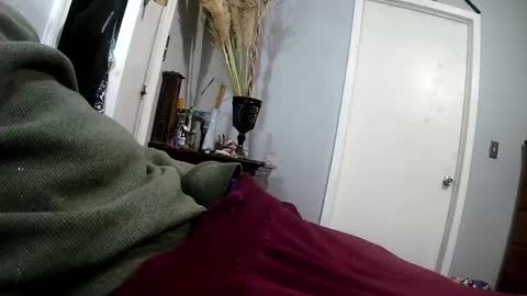 Snapshot of wisheyeknew2 chatting on December 17, 9:26 am wisheyeknew2 online show from December 17, 9:26 am