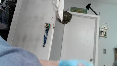 Snapshot of wisheyeknew2 chatting on February 11, 7:13 am wisheyeknew2 online show from February 11, 7:13 am