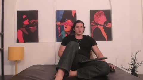 Snapshot of wiston_cox chatting on May 19, 2:12 pm Wiston online show from May 19, 2:12 pm