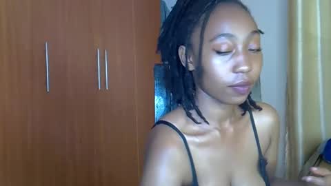 girlie o online show from February 10, 3:35 am