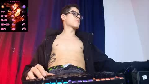  W O L F  online show from February 14, 12:02 pm