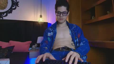  W O L F  online show from March 30, 11:11 am