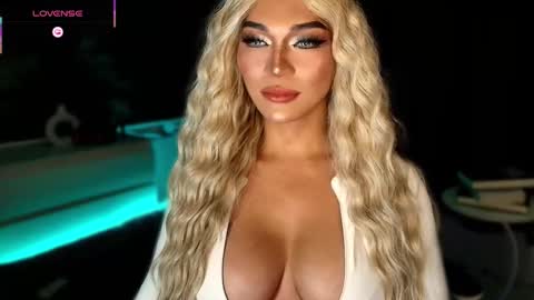 Julia online show from November 16, 9:53 pm