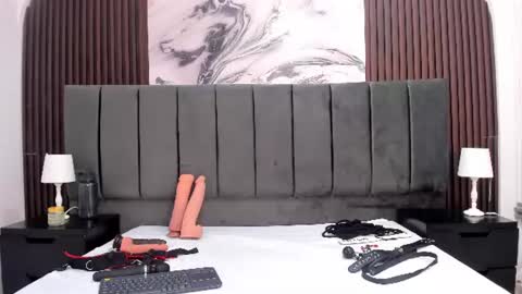 Snapshot of wonderkloe_ chatting on June 24, 7:46 pm wonderkloe_ online show from June 24, 7:46 pm