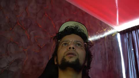 Snapshot of woondeer17 chatting on February 14, 6:26 pm Woondeer online show from February 14, 6:26 pm