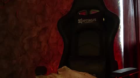 Snapshot of woondeer17 chatting on February 17, 8:15 pm Woondeer online show from February 17, 8:15 pm