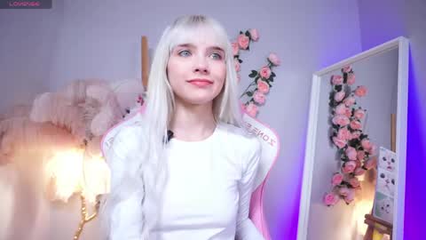 wow_angel online show from May 3, 5:35 am