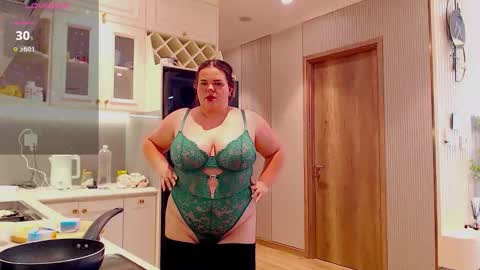 Snapshot of wow_its_kaitlyn chatting on February 20, 9:32 am Kaitlyn xx online show from February 20, 9:32 am