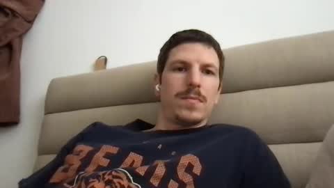 Snapshot of wow_justwow chatting on March 11, 9:34 am wow_justwow online show from March 11, 9:34 am