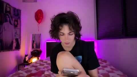 Glen online show from February 24, 7:56 pm