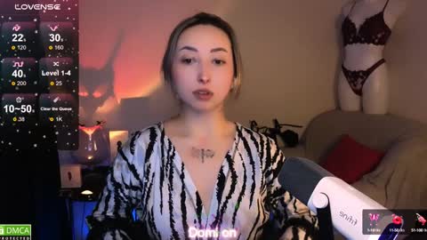 Snapshot of wow_sue chatting on January 20, 2:11 am Sue online show from January 20, 2:11 am