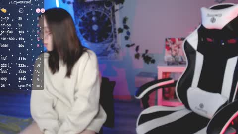 Julia and Amelia online show from January 28, 8:15 pm