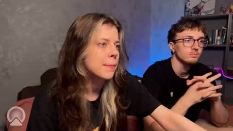 Philipp and Este online show from July 9, 1:20 am