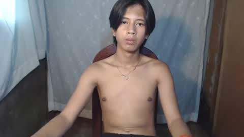 x_lee06 online show from March 2, 7:59 am