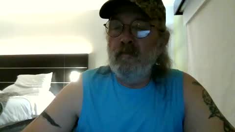xaeubanks online show from May 6, 12:30 am