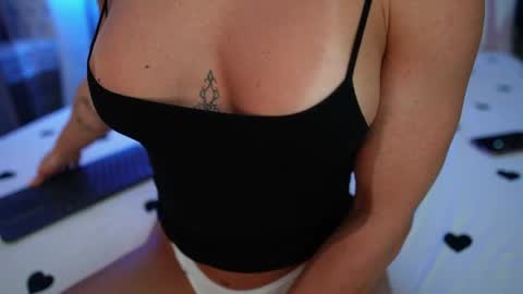 Snapshot of xandrabae chatting on June 11, 12:32 am Alexandra online show from June 11, 12:32 am