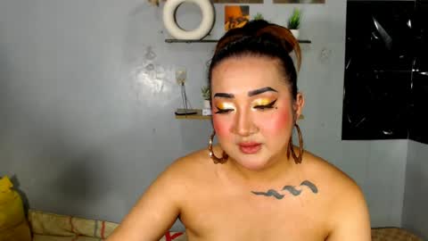 Nira   NOT INTO CHEAP GUYS  online show from July 16, 6:14 pm