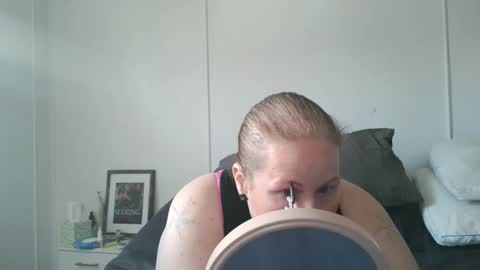 xbeautifulxliex online show from April 14, 4:57 pm