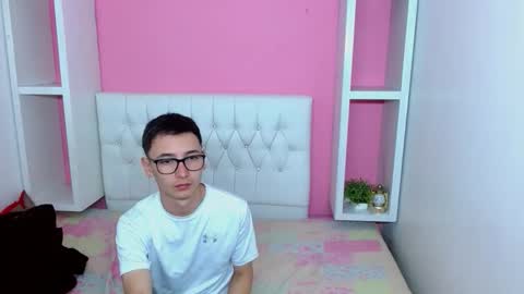 xcoupleplayxx online show from April 26, 3:15 am