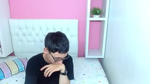 xcoupleplayxx online show from May 14, 3:24 am