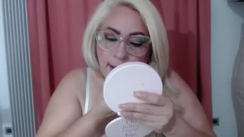 Snapshot of xelenaxx chatting on March 2, 9:16 am Elena online show from March 2, 9:16 am