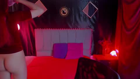 xialee and Lio online show from December 8, 3:43 am