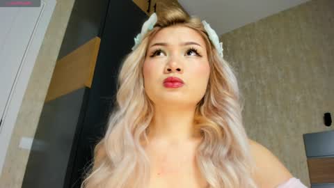 Sweetie online show from December 2, 3:26 am