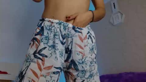 Snapshot of xime_stone chatting on November 6, 1:45 pm Xime online show from November 6, 1:45 pm