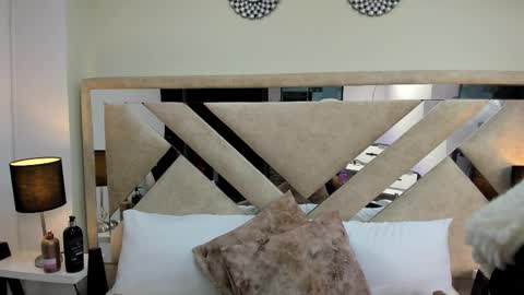 Xime  online show from February 3, 3:15 am