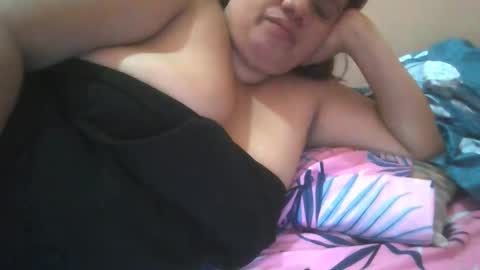 Snapshot of xjuicytits chatting on January 19, 1:09 am xjuicytits online show from January 19, 1:09 am