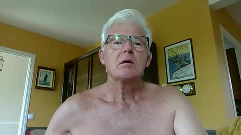xmaeg3 online show from May 28, 9:17 am
