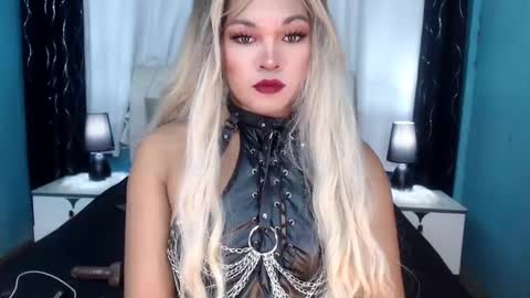 Snapshot of xnaughty_haileyx chatting on January 14, 9:24 am Hailey online show from January 14, 9:24 am