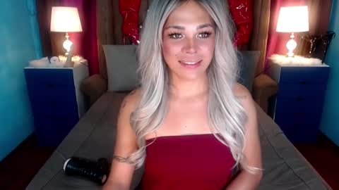 Snapshot of xnaughty_haileyx chatting on February 19, 2:34 pm Hailey online show from February 19, 2:34 pm