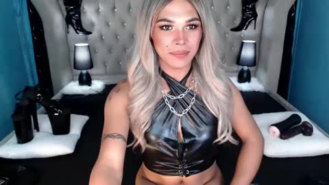 Snapshot of xnaughty_haileyx chatting on February 28, 7:48 am Hailey online show from February 28, 7:48 am