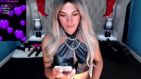 Snapshot of xnaughty_haileyx chatting on March 3, 2:37 pm Hailey online show from March 3, 2:37 pm