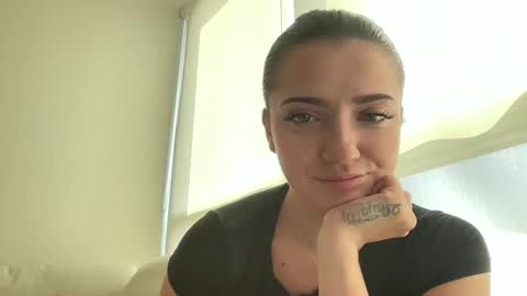 xoariellxo online show from September 9, 4:17 pm