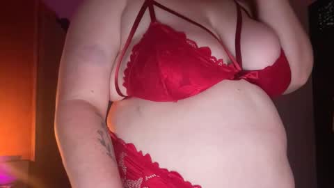 xopeachybaby online show from April 13, 7:25 am