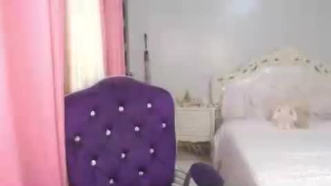 Snapshot of xsexyninedollx chatting on July 10, 1:32 am Cleo de nile online show from July 10, 1:32 am