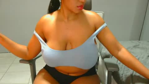 Snapshot of xspiketeex chatting on July 5, 4:14 pm spykeXtee online show from July 5, 4:14 pm