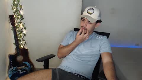 Snapshot of xtranherr chatting on December 16, 2:49 am xtranherr online show from December 16, 2:49 am