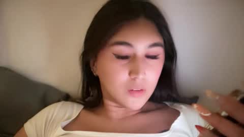 Snapshot of xxbeatrice69xx chatting on March 2, 11:17 am Xxbeatrice69Xx online show from March 2, 11:17 am