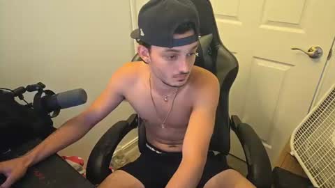 XxDreamBoyxX online show from June 29, 4:51 pm