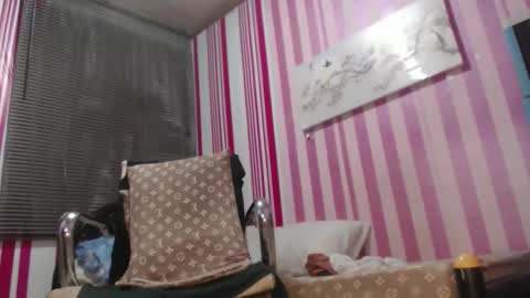 xxrowenatastycockforyouxx online show from March 26, 4:07 am